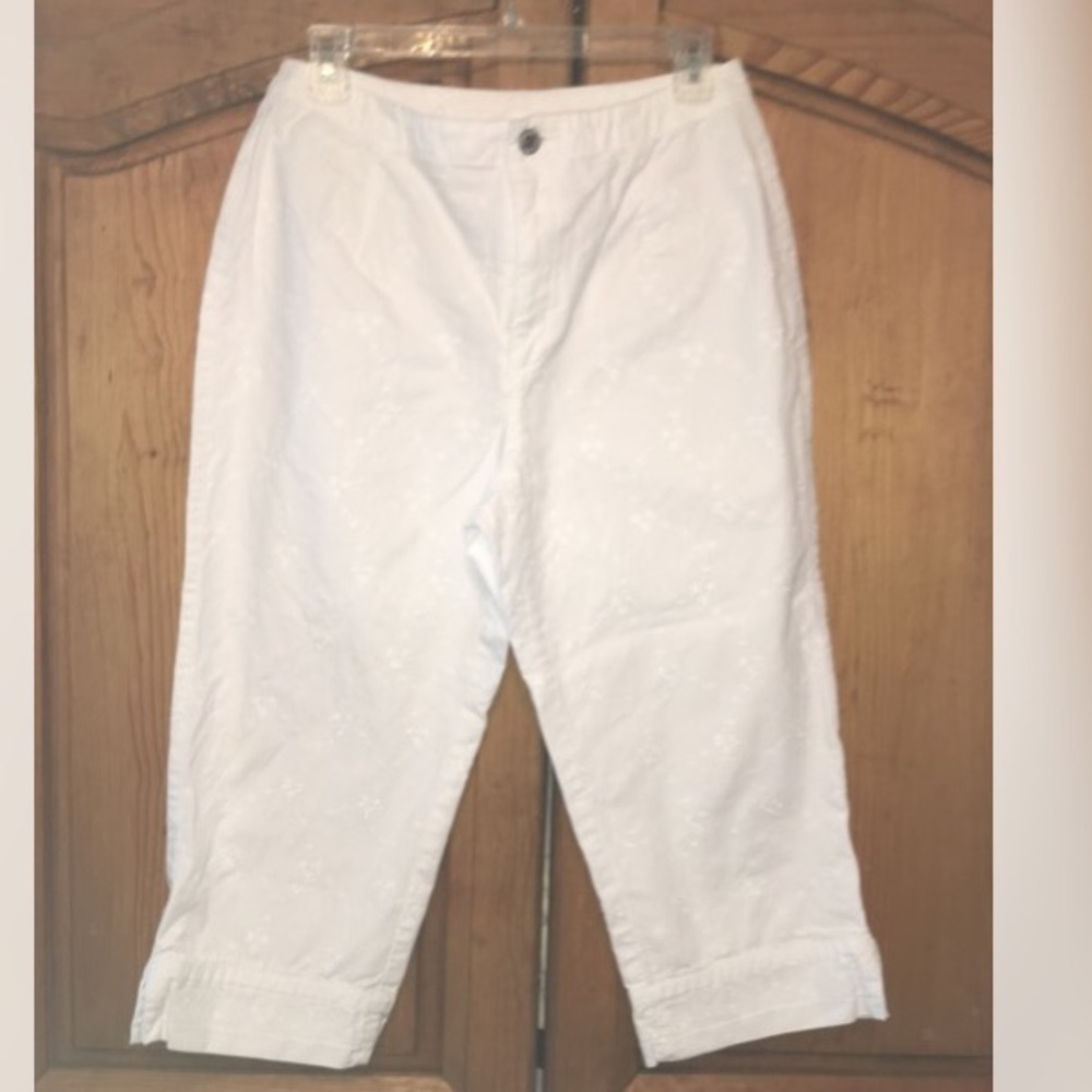 Liz Claiborne Capris Pants